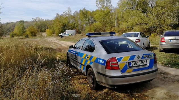 Bhem airsoftov hry hr omylem pouil skutenou zbra a postelil jednoho z astnk do hrudnku. (6.10.2018)