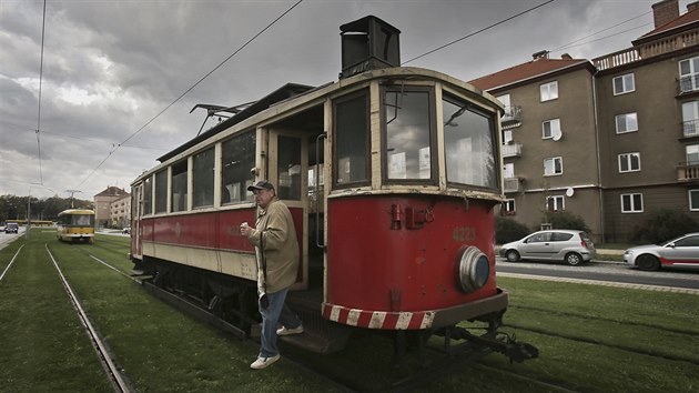 Historickou tramvaj Ringoffer z roku 1929 ek renovace. (3. 10. 2018)