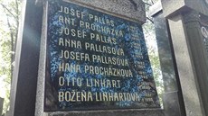 Otto Linhart byl jediný ze čtyř bratrů, kterého nacisté nedostali. Do odboje se... Otto Linhart byl jediný ze čtyř bratrů, kterého nacisté nedostali. Do odboje se...