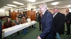 Prezident Milo Zeman odevzdal volební lístek v praské Z Brdíkova. (5. íjna...