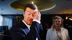 Předseda SPD Tomio Okamura v pražském volebním štábu. (6. října 2018) Předseda SPD Tomio Okamura v pražském volebním štábu. (6. října 2018)