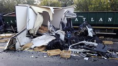 Při čelním střetu dodávky a kamionu u Hodonína řidič menšího z vozidel na místě... Při čelním střetu dodávky a kamionu u Hodonína řidič menšího z vozidel na místě...