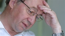 Profesor Zdeněk Hubálek (2002) Profesor Zdeněk Hubálek (2002)