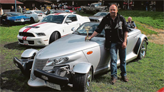 „Plymouth Prowler byl první vůz, který jsem si dovezl z USA,“ popisuje Lubomír... „Plymouth Prowler byl první vůz, který jsem si dovezl z USA,“ popisuje Lubomír...