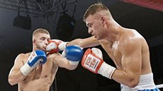 Český boxer Viktor Agateljan takhle zmuchlal nos Slováku Robertu Ráczovi. Český boxer Viktor Agateljan takhle zmuchlal nos Slováku Robertu Ráczovi.