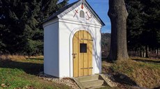 Kaple se nachází u historické cesty z Rochlice do Jablonce nad Nisou. Kaple se nachází u historické cesty z Rochlice do Jablonce nad Nisou.