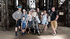Amatérští filmaři při natáčení dokumentu O zaniklé Karvinné Amatérští filmaři při natáčení dokumentu O zaniklé Karvinné