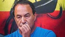 Italský starosta Domenico Lucano, který byl zadržen za podporu nelegální... Italský starosta Domenico Lucano, který byl zadržen za podporu nelegální...