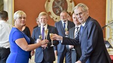 Prezident Miloš Zeman jmenoval na Pražském hradě Barbaru Pořízkovou do funkce... Prezident Miloš Zeman jmenoval na Pražském hradě Barbaru Pořízkovou do funkce...
