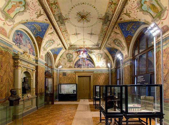 Umleckoprmyslové muzeum se s velkou slávou otevelo v roce 1900. 