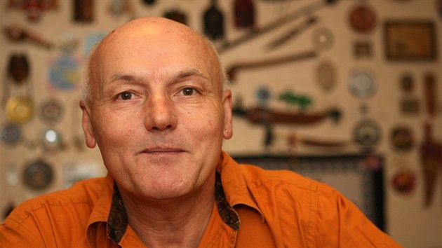 Sedmdesátiletý Vladimír Kříž si za komunismu prožil drsné chvíle. Vyhodili ho z... Sedmdesátiletý Vladimír Kříž si za komunismu prožil drsné chvíle. Vyhodili ho z...