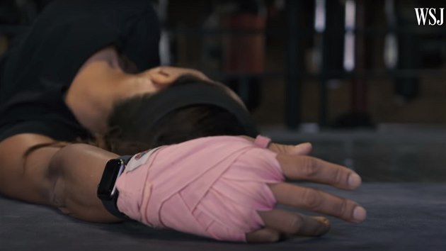 Jednou z novinek Apple Watch Series 4 je detekce pádu. Redakce deníku The Wall... Jednou z novinek Apple Watch Series 4 je detekce pádu. Redakce deníku The Wall...