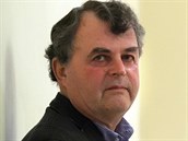 Němec Gerd Müller u chebského okresního soudu. Na Česku se domáhá morální... Němec Gerd Müller u chebského okresního soudu. Na Česku se domáhá morální...