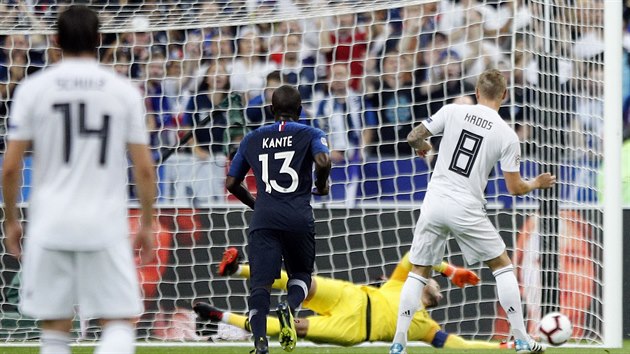 Nmeck zlonk Toni Kroos stl gl z penalty v utkn Ligy nrod na hiti Francie.