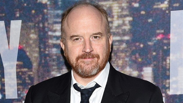 Americk komik Louis C.K. je dritelem nkolika cen EMMY (15. nora 2015, New York)