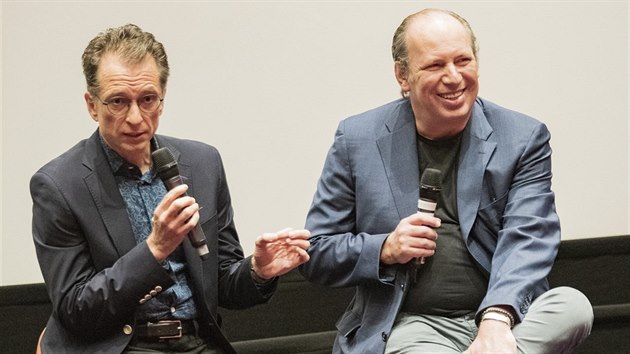 Dirigent Gavin Greenaway a skladatel Hans Zimmer na londnsk tiskov konferenci show The World of Hans Zimmer (12. jna 2018)