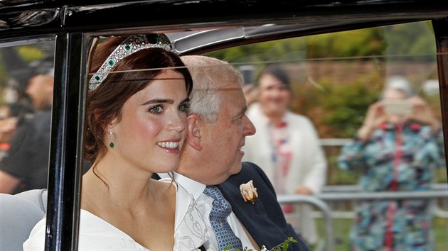 Princ Andrew a nevěsta princezna Eugenie (Windsor, 12. ř&iacute;jna 2018)