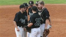HROŠI. Softbalisté Havlíčková Brodu ve finálové sérii extraligy. HROŠI. Softbalisté Havlíčková Brodu ve finálové sérii extraligy.