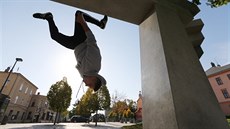 Pro laiky vypadá parkour nebezpečně, Jan Hanko ale má za sebou roky tréninku.... Pro laiky vypadá parkour nebezpečně, Jan Hanko ale má za sebou roky tréninku....