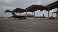 Kvůli hurikánu Michael byly letouny F-35 přesunuty z Floridy na základnu... Kvůli hurikánu Michael byly letouny F-35 přesunuty z Floridy na základnu...