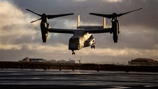 Konvertoplán CV-22 Osprey piváí písluníky americké námoní pchoty na...