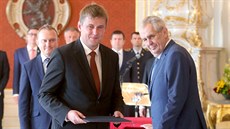 Prezident Miloš Zeman jmenoval Tomáše Petříčka ministrem zahraničních věcí (16.... Prezident Miloš Zeman jmenoval Tomáše Petříčka ministrem zahraničních věcí (16....