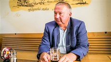 Zamilovaným oborem Václava Šauera je traumatologie, v padesáti letech si z ní... Zamilovaným oborem Václava Šauera je traumatologie, v padesáti letech si z ní...