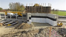 Opravy mostu přes frekventovanou dálnici D46 u Olšan na Prostějovsku, součástí... Opravy mostu přes frekventovanou dálnici D46 u Olšan na Prostějovsku, součástí...