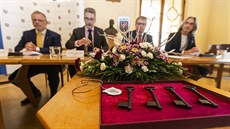 Představitelé nové čtyřkoalice, která bude do roku 2022 vládnout olomoucké... Představitelé nové čtyřkoalice, která bude do roku 2022 vládnout olomoucké...
