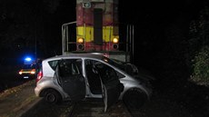 Škoda na autě a vlaku je vyčíslená na 200 tisíc korun. Škoda na autě a vlaku je vyčíslená na 200 tisíc korun.