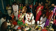 Tradiční hinduistická svatba Tradiční hinduistická svatba