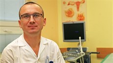 Ukrajinský gynekolog Vitalij Smetanskyi pracuje ve Slezské nemocnici v Opavě. Ukrajinský gynekolog Vitalij Smetanskyi pracuje ve Slezské nemocnici v Opavě.