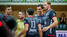 Budějovický volejbalista Max Staples (s číslem 9) Budějovický volejbalista Max Staples (s číslem 9)