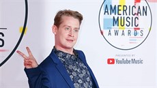Macaulay Culkin na udílení American Music Awards (Los Angeles, 9. íjna 2018)