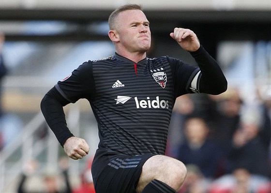 Wayne Rooney z D.C. United slaví svj gól proti New York City FC.