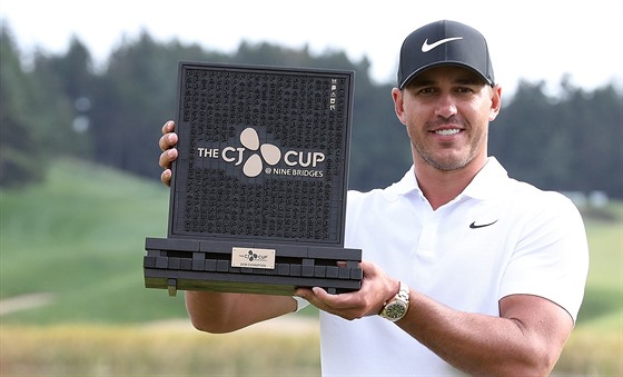 Americký golfista Brooks Koepka slaví vítzství na turnaji PGA Tour v korejském...