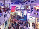 Okouzlující host Miroslava Šimůnka na pátečním nightshoppingu ve Zlatém jablku,modelka Nikol Moravcová,nebyla jediným překvapením.Zaujala i dechberoucí akrobatická show nebo originální módní přehlídka Okouzlující host Miroslava Šimůnka na pátečním nightshoppingu ve Zlatém jablku,modelka Nikol Moravcová,nebyla jediným překvapením.Zaujala i dechberoucí akrobatická show nebo originální módní přehlídka
