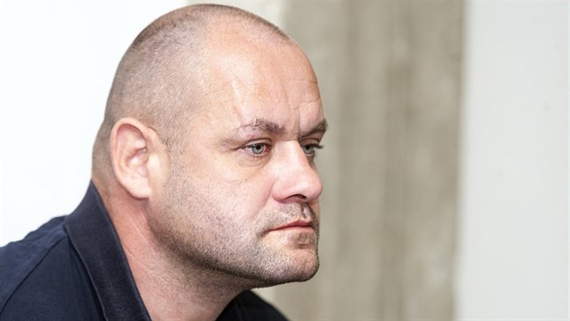 Bývalý německý hokejový reprezentant s českými kořeny Daniel Kunce čelil u... Bývalý německý hokejový reprezentant s českými kořeny Daniel Kunce čelil u...