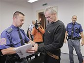 Jaromír Šmídek ze Sokolovska je obžalovaný ze znásilnění a vraždy. Hrozí mu až... Jaromír Šmídek ze Sokolovska je obžalovaný ze znásilnění a vraždy. Hrozí mu až...