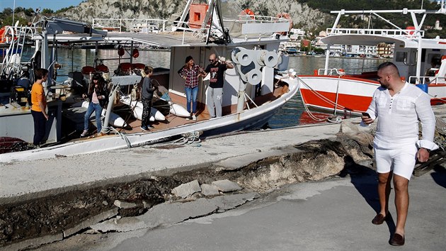 Zemtesen zashlo turisticky oblben zpadoeck ostrov Zakynthos. (26. jna 2018)