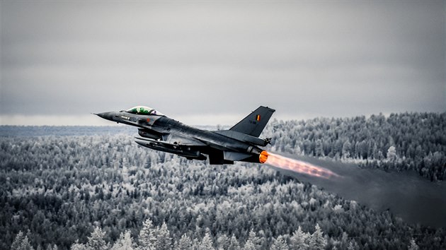 Cvien Trident Juncture 2018 v Norsku. Belgick letoun F-16