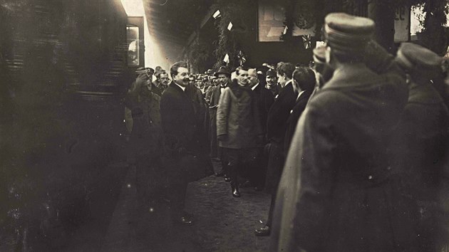 Pivtn prvnho eskoslovenskho ministra nrodn obrany Vclava Klofe na ndra v eskch Budjovicch (18. prosince 1918)