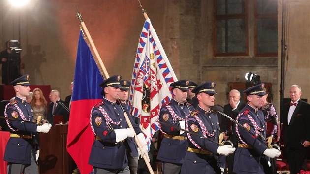 Udlen sttnch vyznamenn ve Vladislavskm sle Praskho hradu (28. jna 2018)