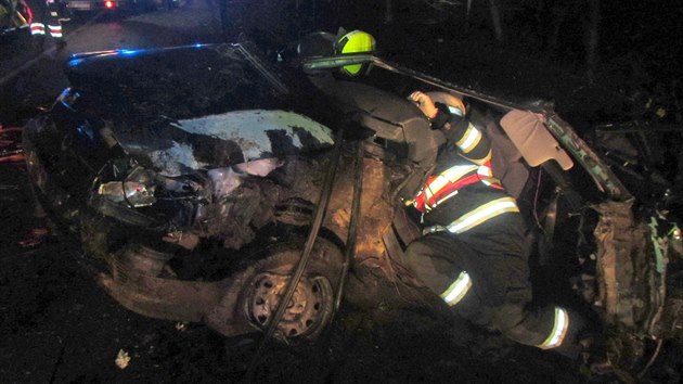 Tragick dopravn nehoda mezi obcemi Velkov a Hrobice na Zlnsku.