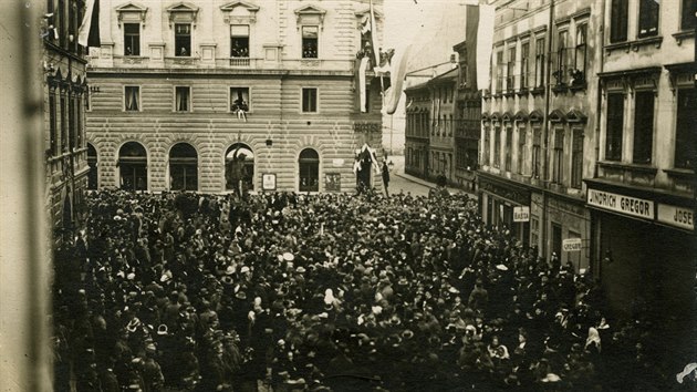 Zpráva o zrození eskoslovenska se zaala mezi Olomouany masov íit 29....