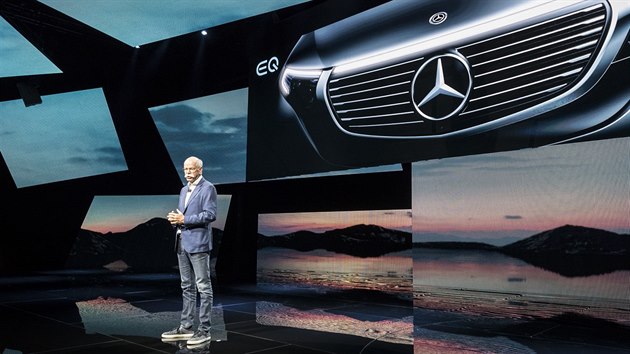Zetsche pi leton premie prvnho sriovho elektromobilu znaky Mercedes-Benz: modelu EQC.