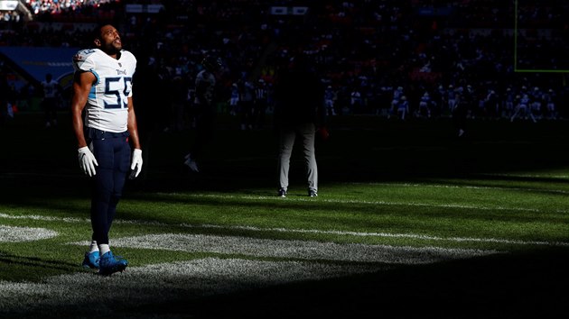 Wesley Woodyard z Tennessee Titans bhem zpasu NFL ve Wembley