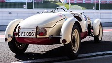 Legendární automobil se čtyřiadvacetihodinovky v Le Mans účastnil v roce 1949,... Legendární automobil se čtyřiadvacetihodinovky v Le Mans účastnil v roce 1949,...
