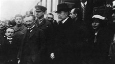 Tomáš Garrigue Masaryk přijíždí do Prahy. (21. prosince 1918) Tomáš Garrigue Masaryk přijíždí do Prahy. (21. prosince 1918)
