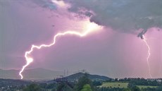Na snímcích jsou zachycené unikátní úkazy na obloze. Jev zvaný elf, rudý... Na snímcích jsou zachycené unikátní úkazy na obloze. Jev zvaný elf, rudý...